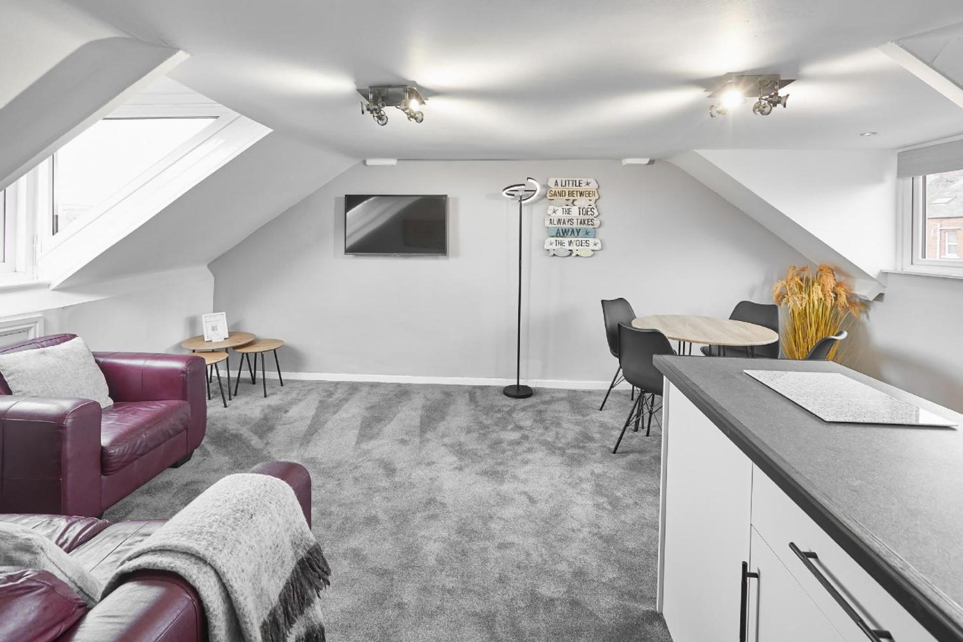 Apartment 4 Glencoe Holiday Apartments Уитби Екстериор снимка