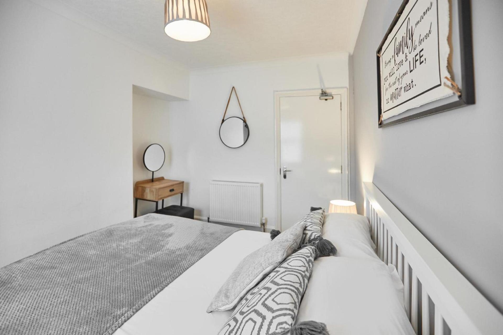 Apartment 4 Glencoe Holiday Apartments Уитби Екстериор снимка