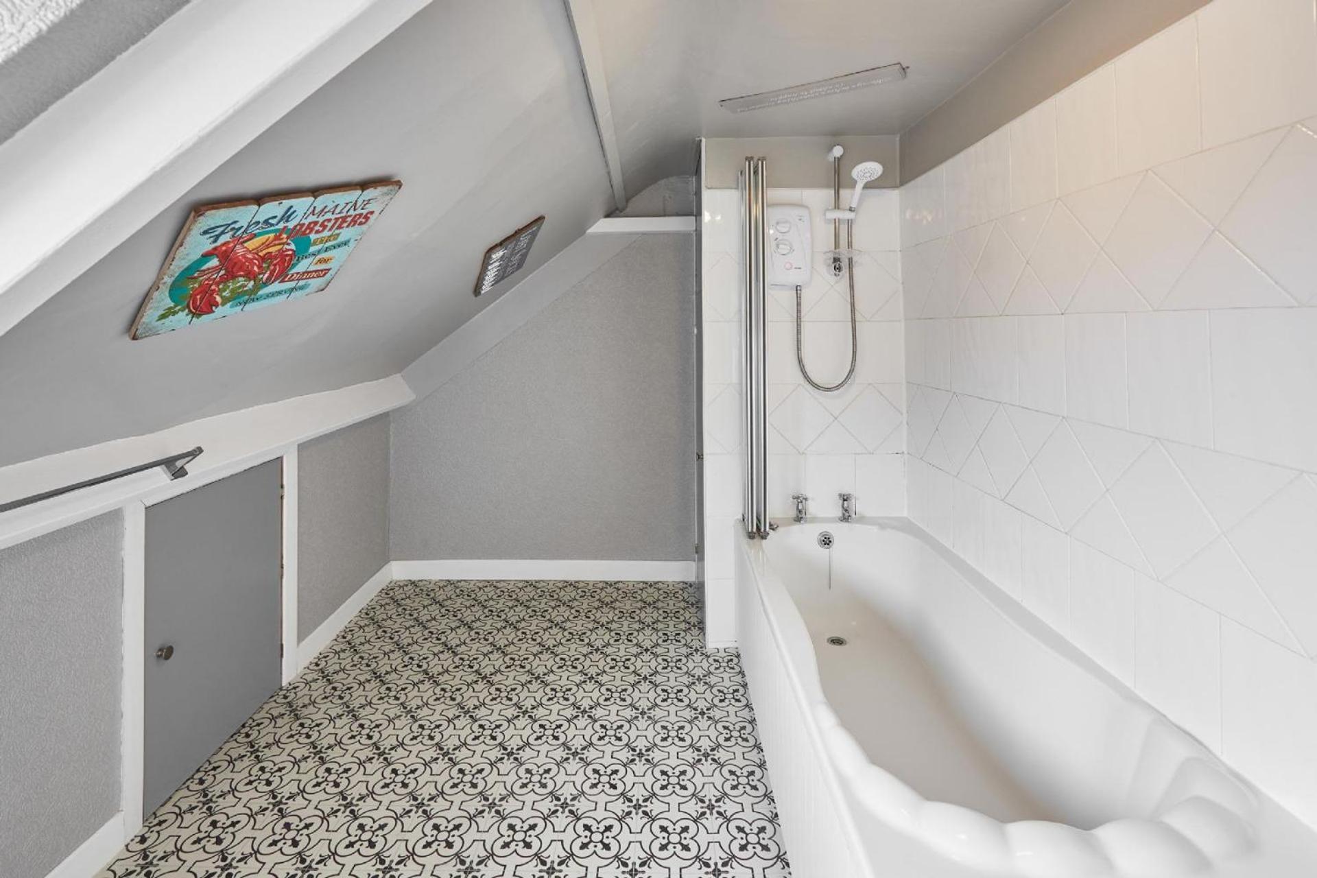 Apartment 4 Glencoe Holiday Apartments Уитби Екстериор снимка