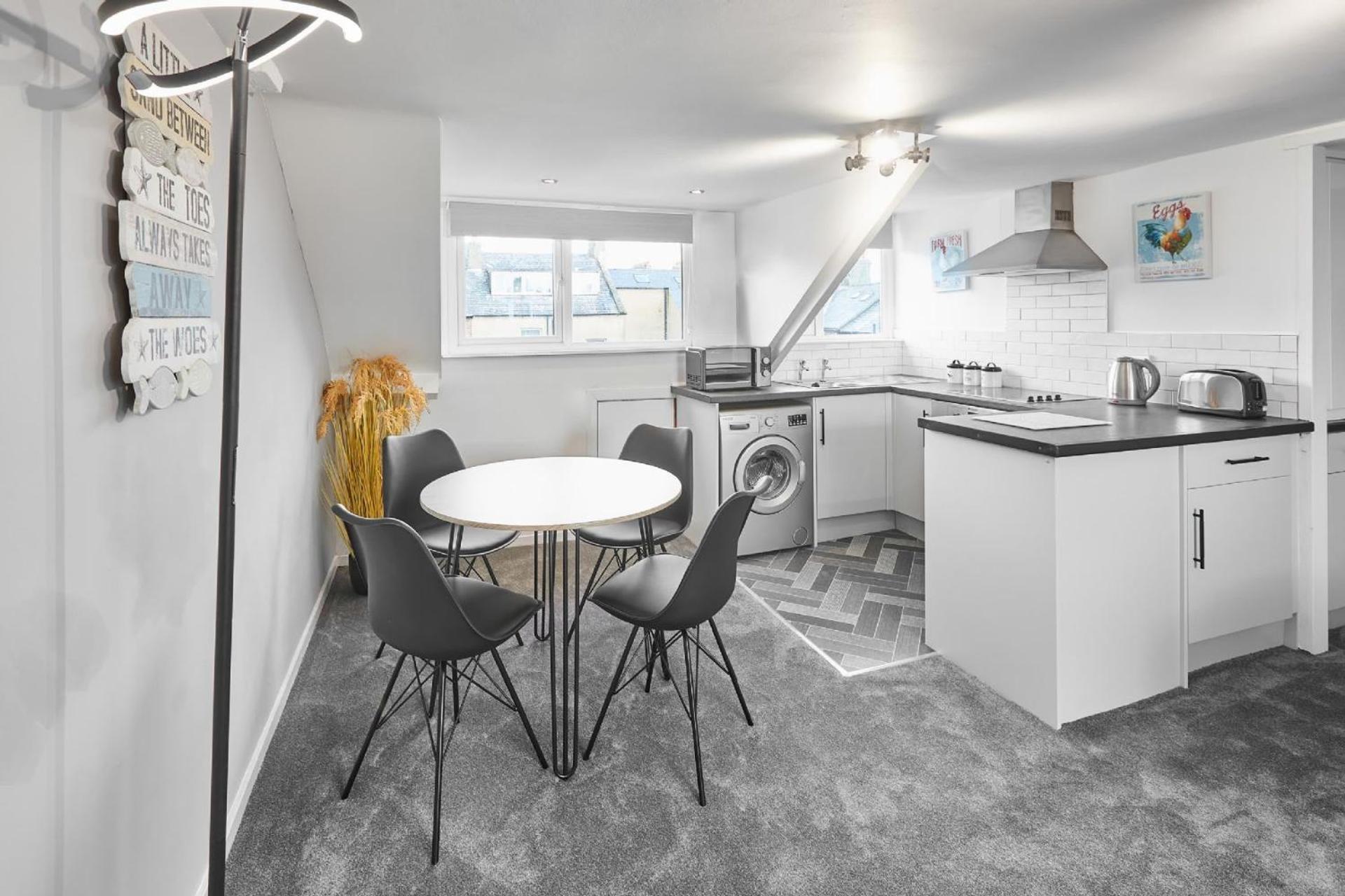 Apartment 4 Glencoe Holiday Apartments Уитби Екстериор снимка