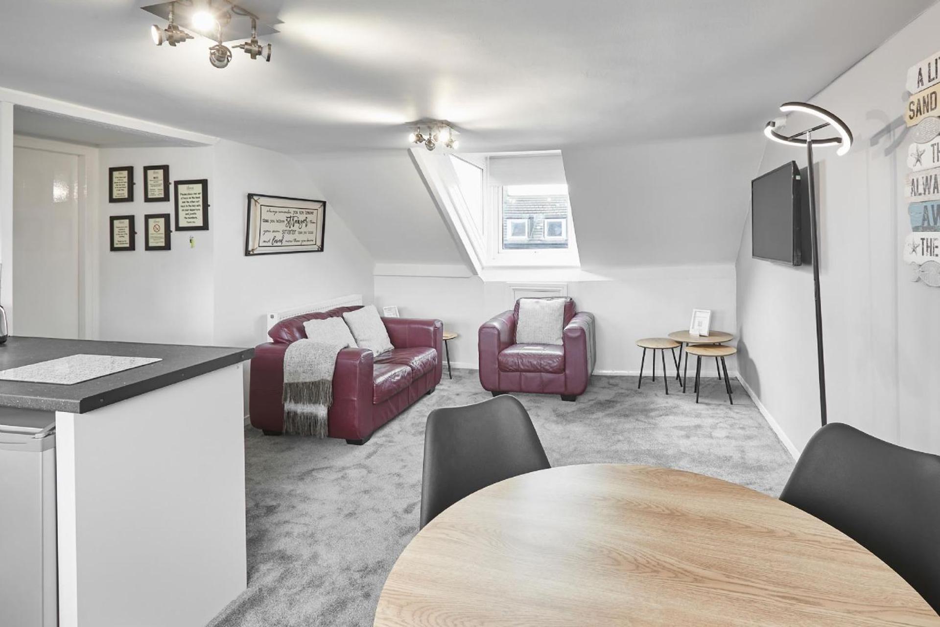 Apartment 4 Glencoe Holiday Apartments Уитби Екстериор снимка