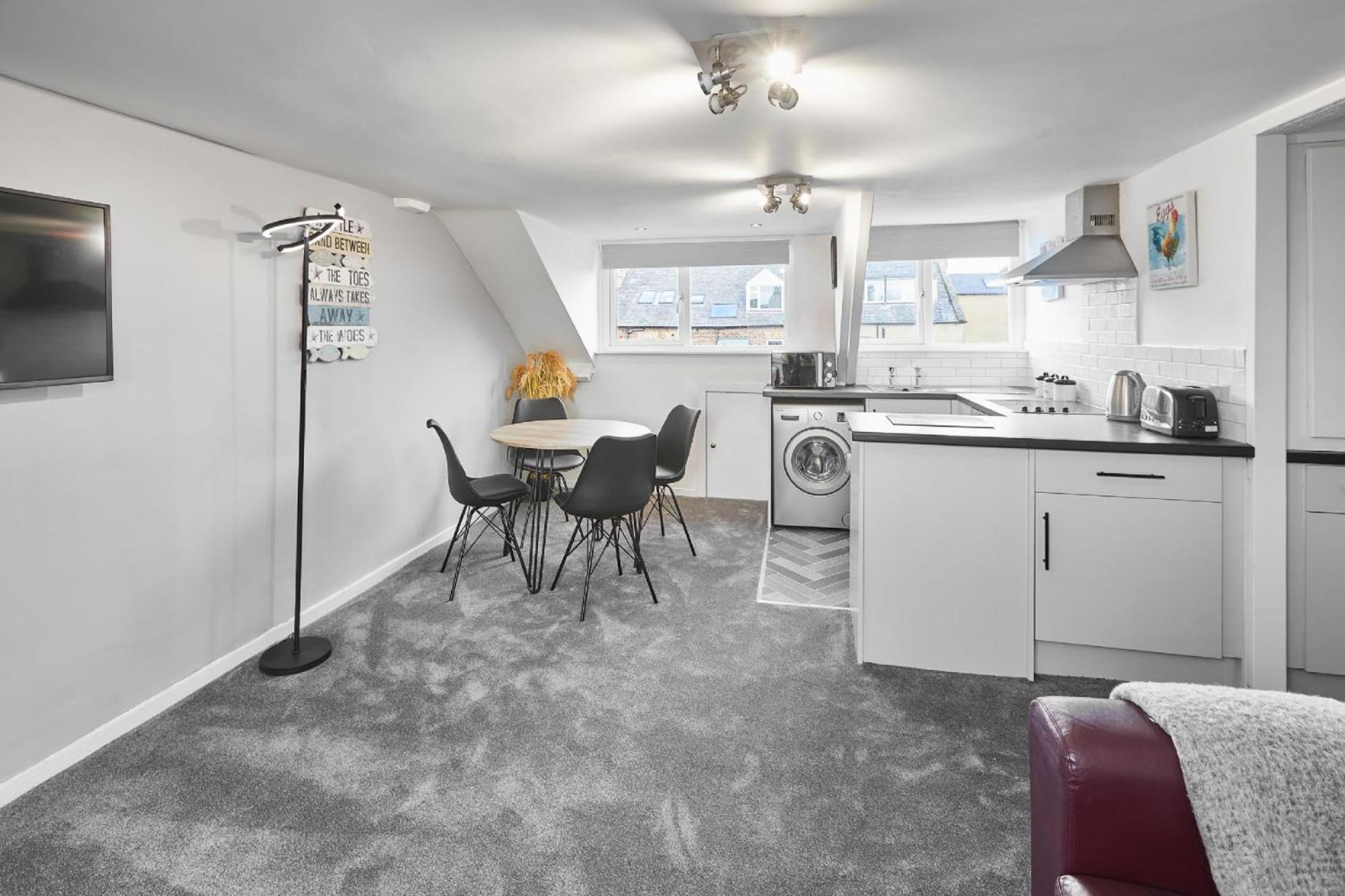 Apartment 4 Glencoe Holiday Apartments Уитби Екстериор снимка